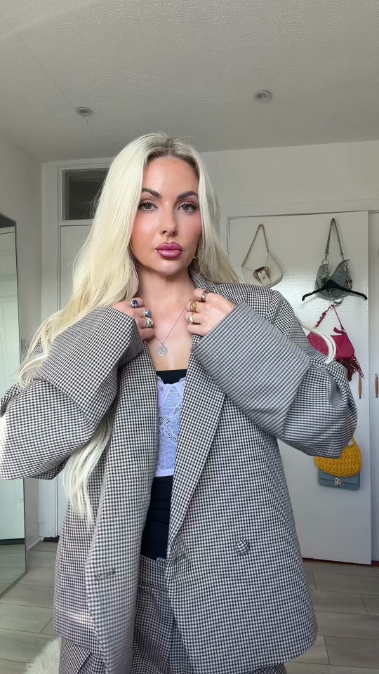 @themelissaclarke