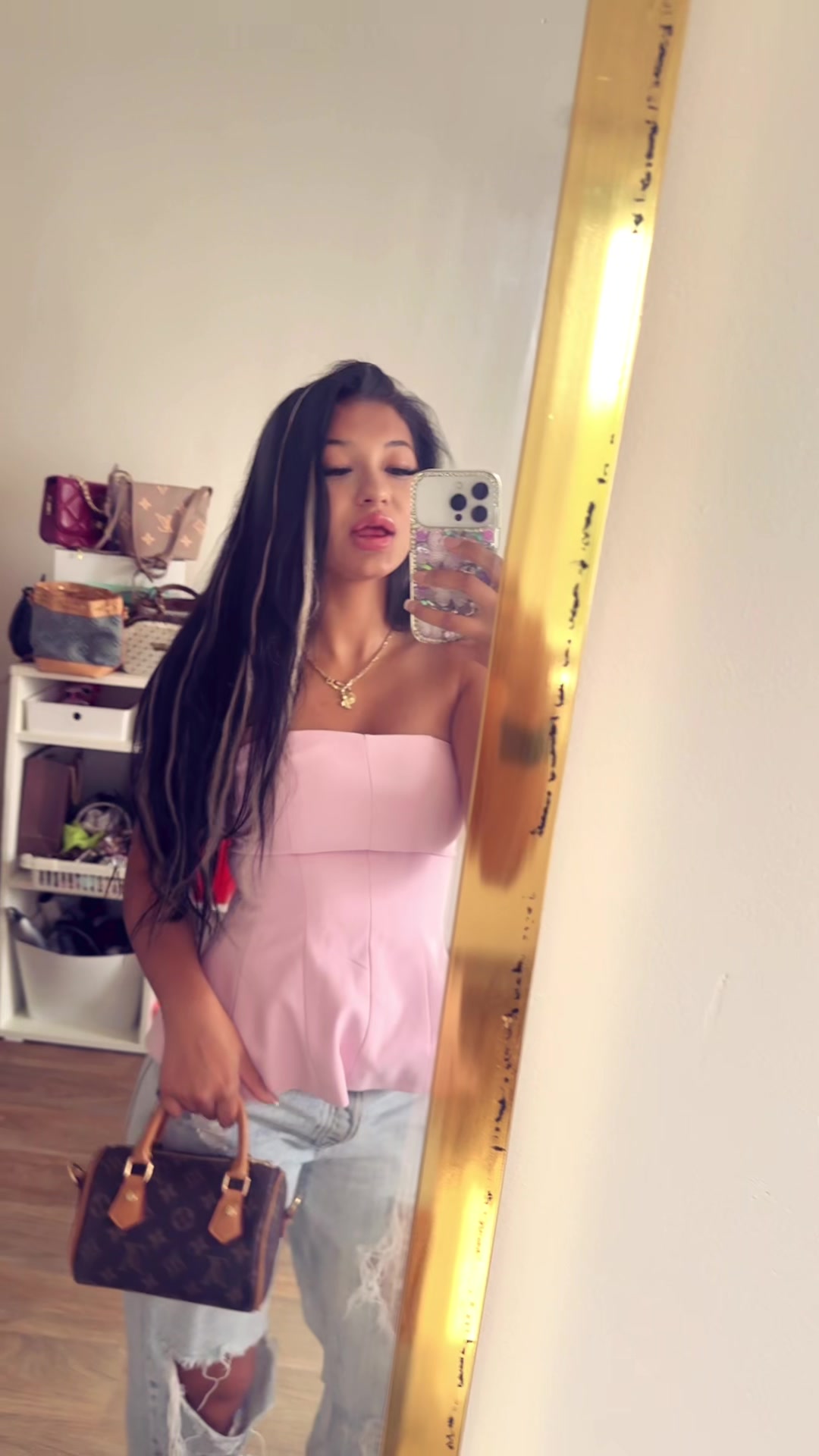 @__Lauriiss__
