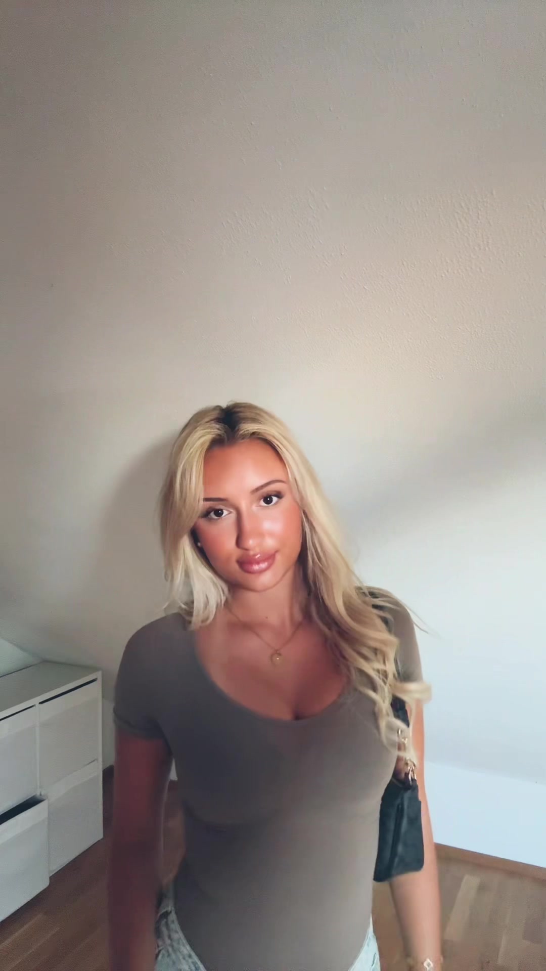 @𝐋 𝐚 𝐮 𝐫 𝐚