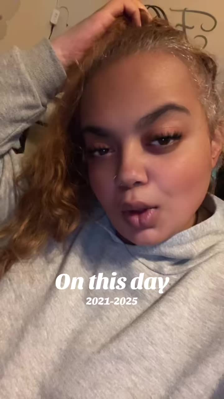@🫣🩵Nina-Nicole🤍🌕🎹🥊🖖🏻🧡