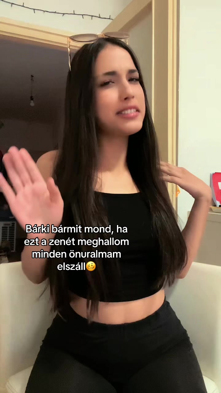 @NIKOLETTA15.