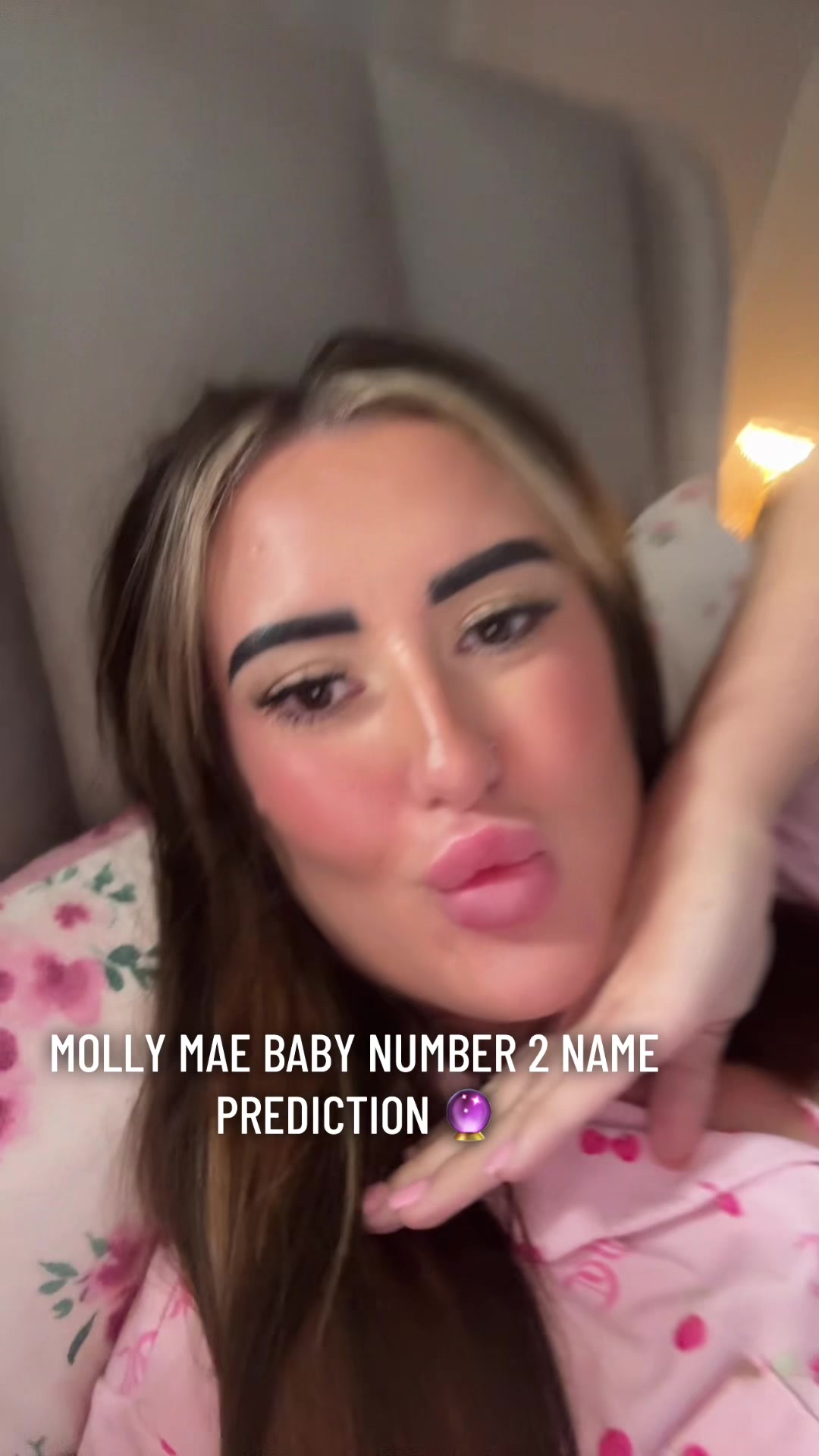 @Carly Moore🍒🧿