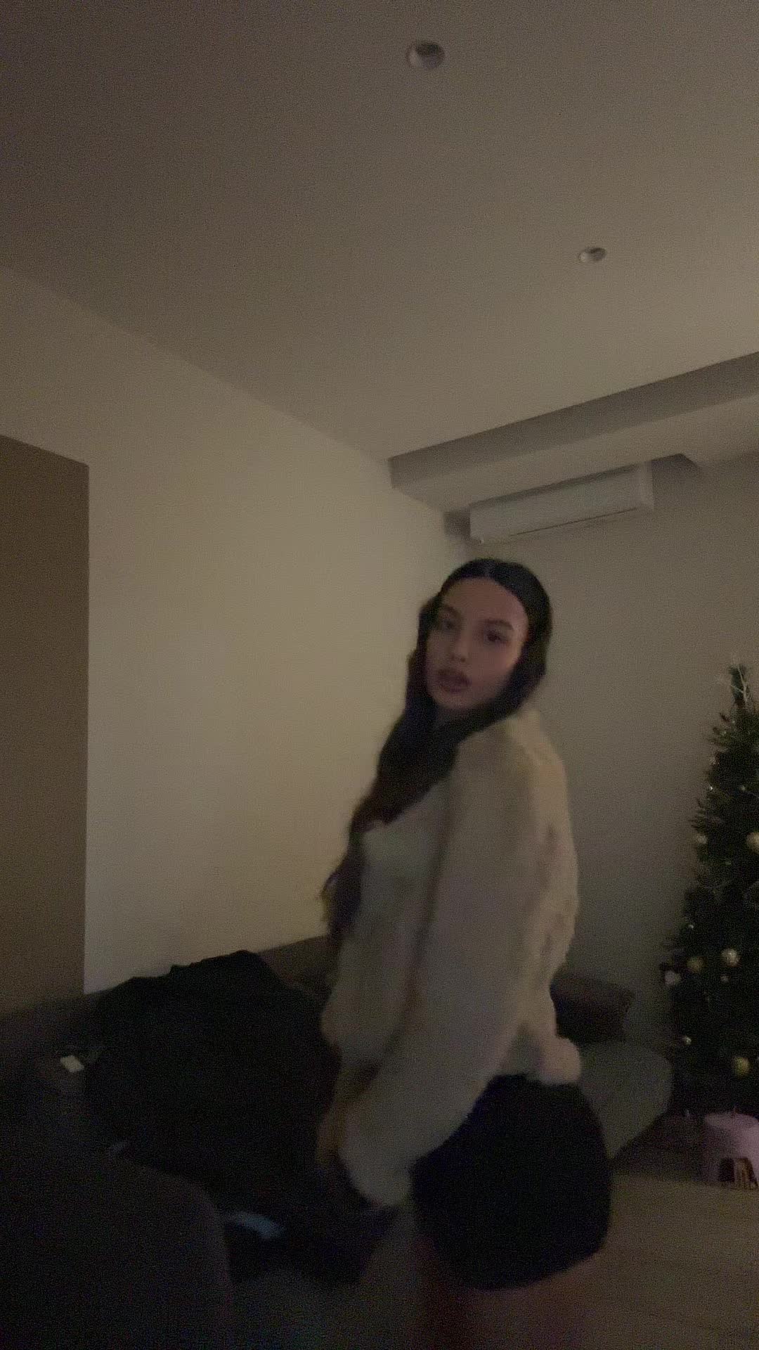 @V🌟