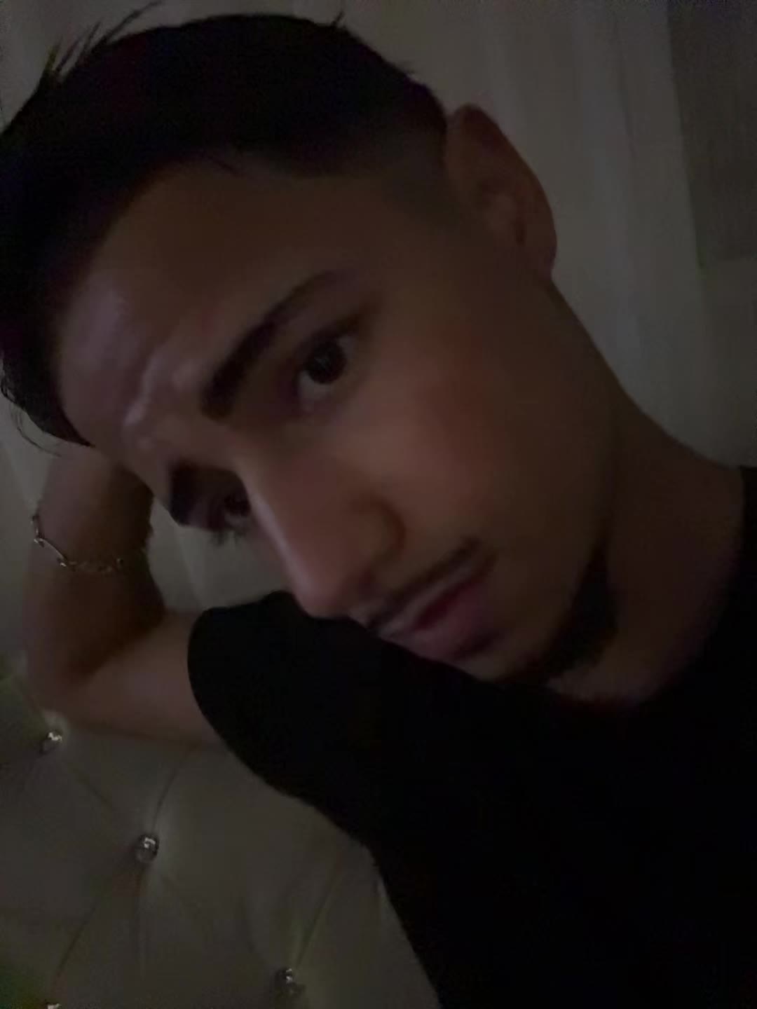 @È N