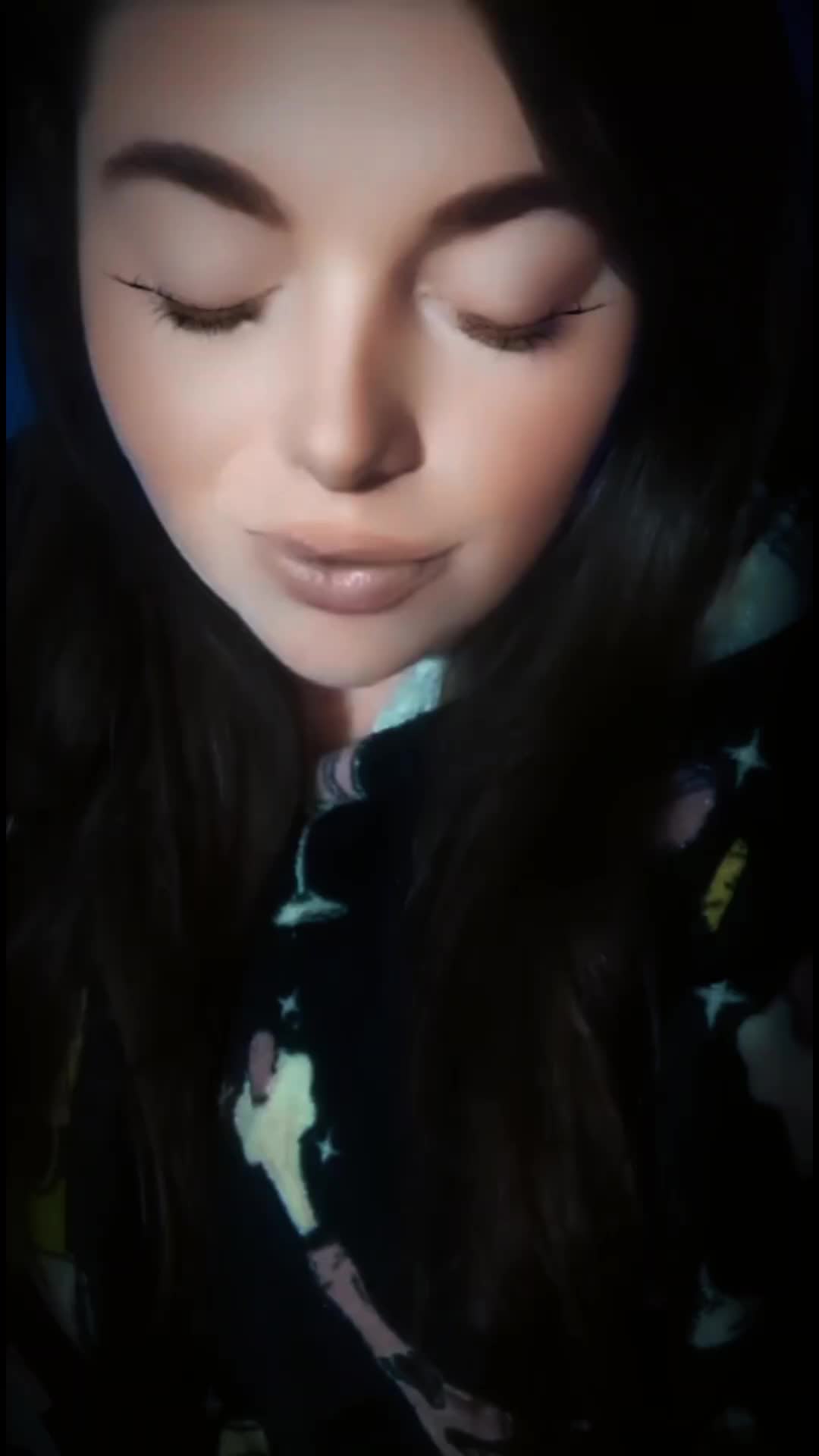 @🍒𝒮𝒽𝒶𝓃𝒶 ~𝓁o𝓊𝒾𝓈𝑒🍒