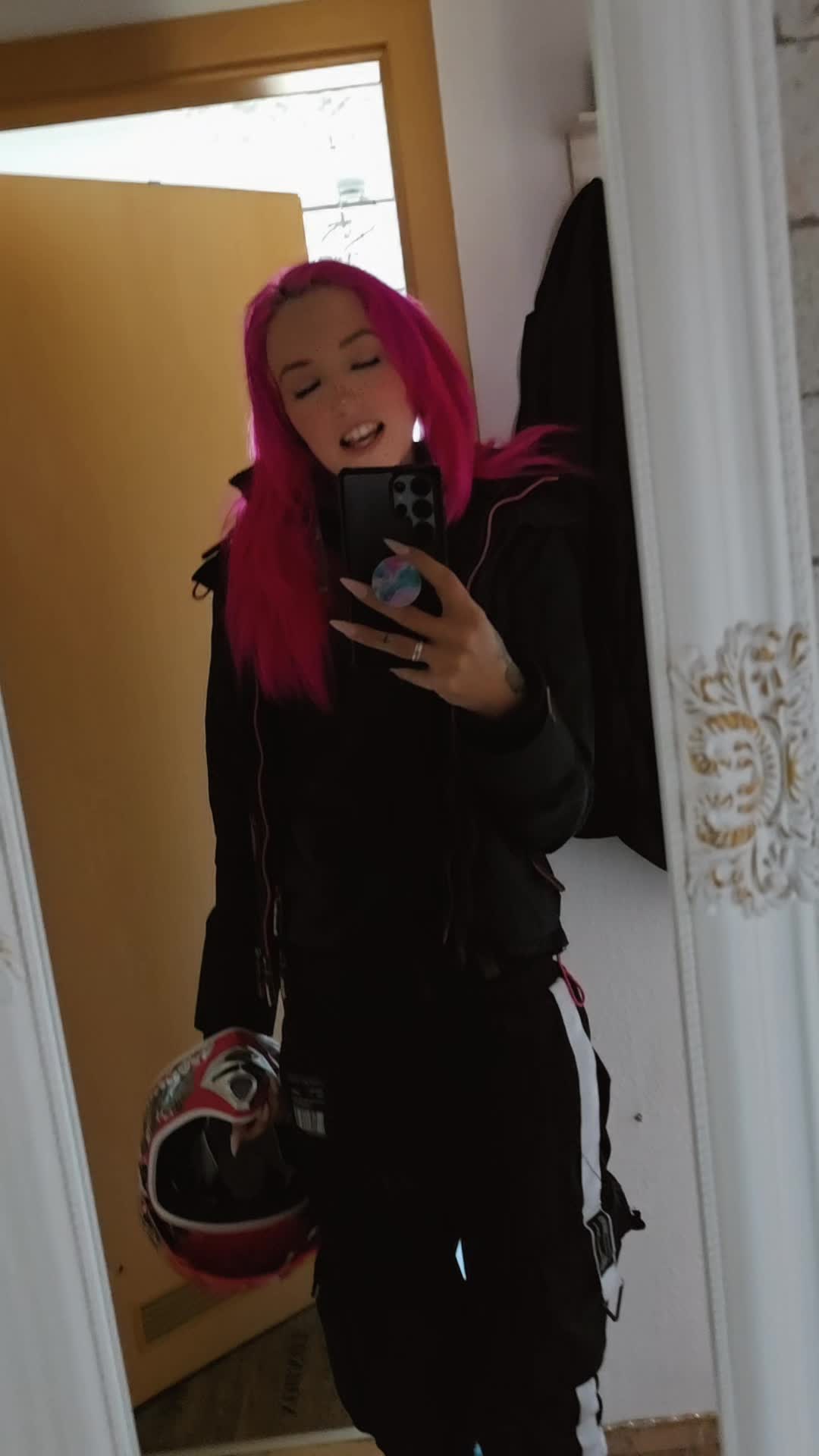 @Crash-Pink😈🖤🇩🇪