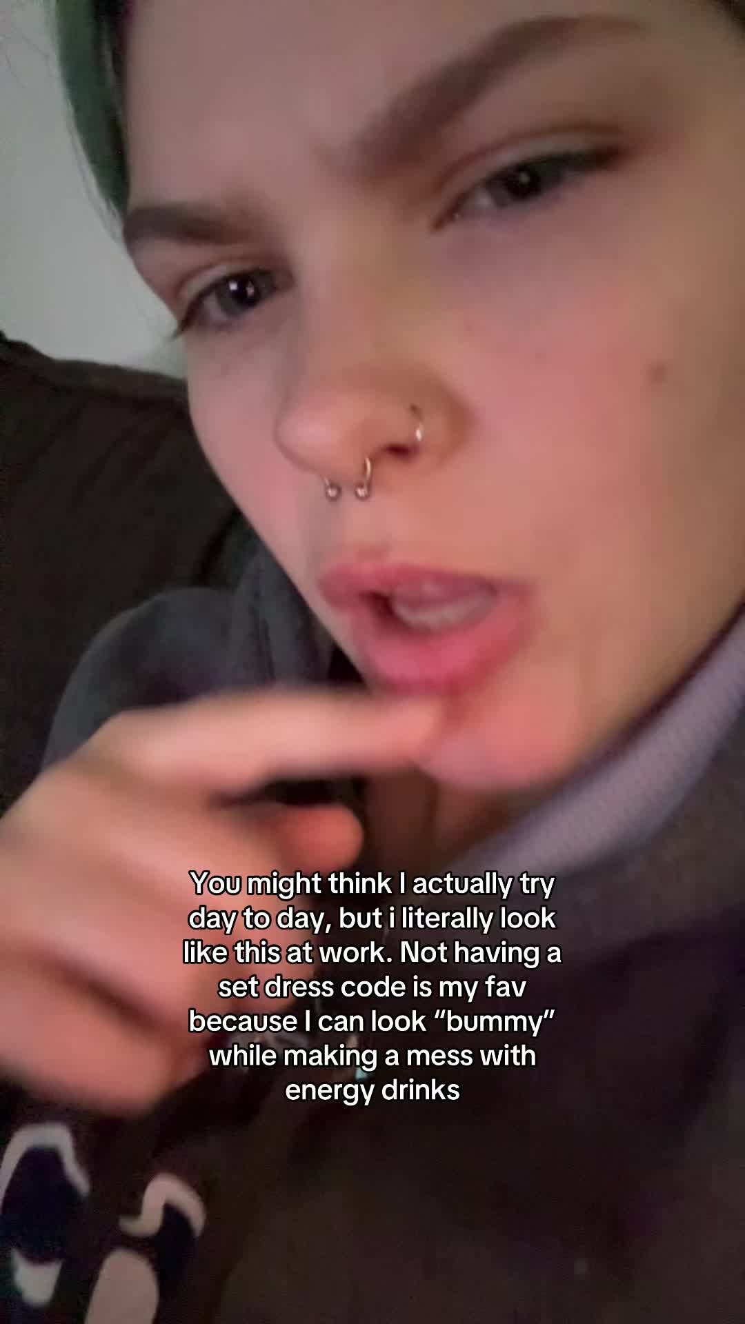 @𐦖