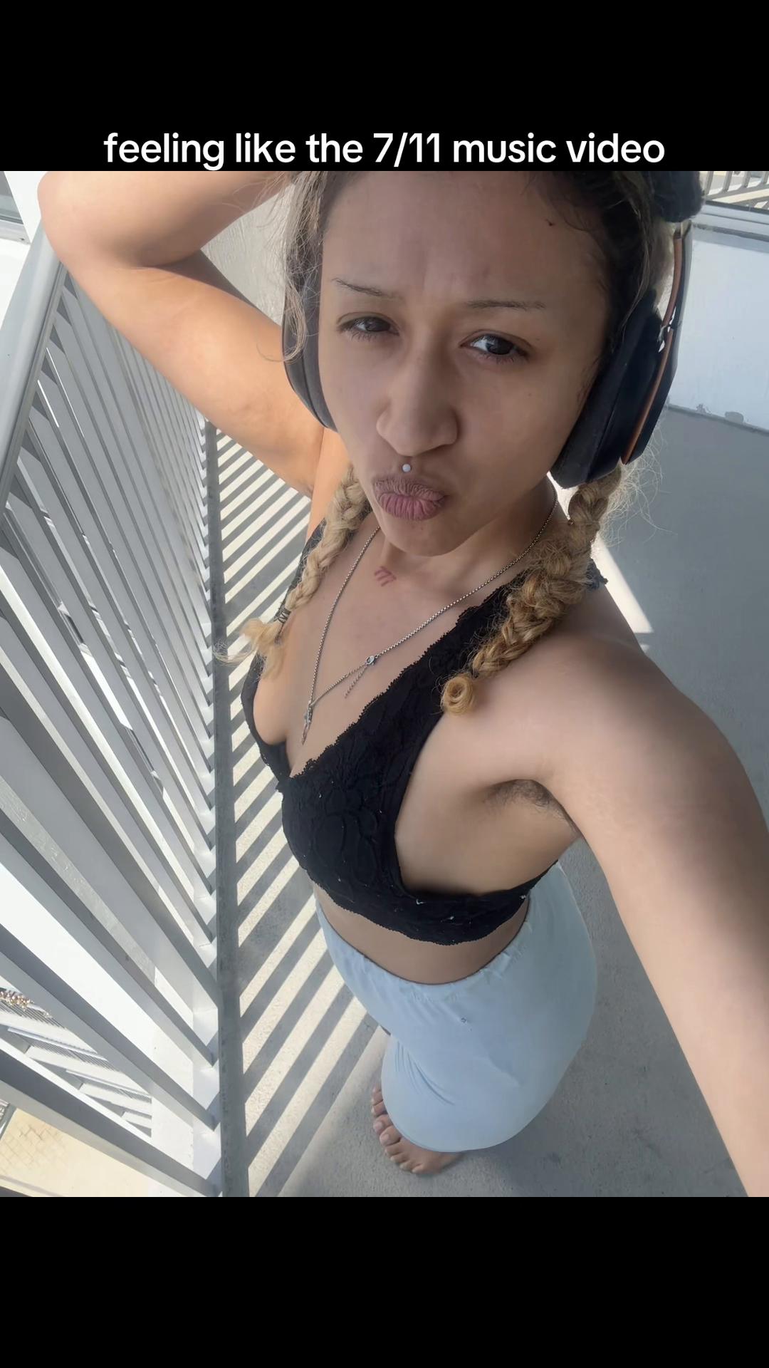 @♀🐚🫧🦢⁷⁷⁷🪞☁️🧿 ☥ 💌 🕷️✧