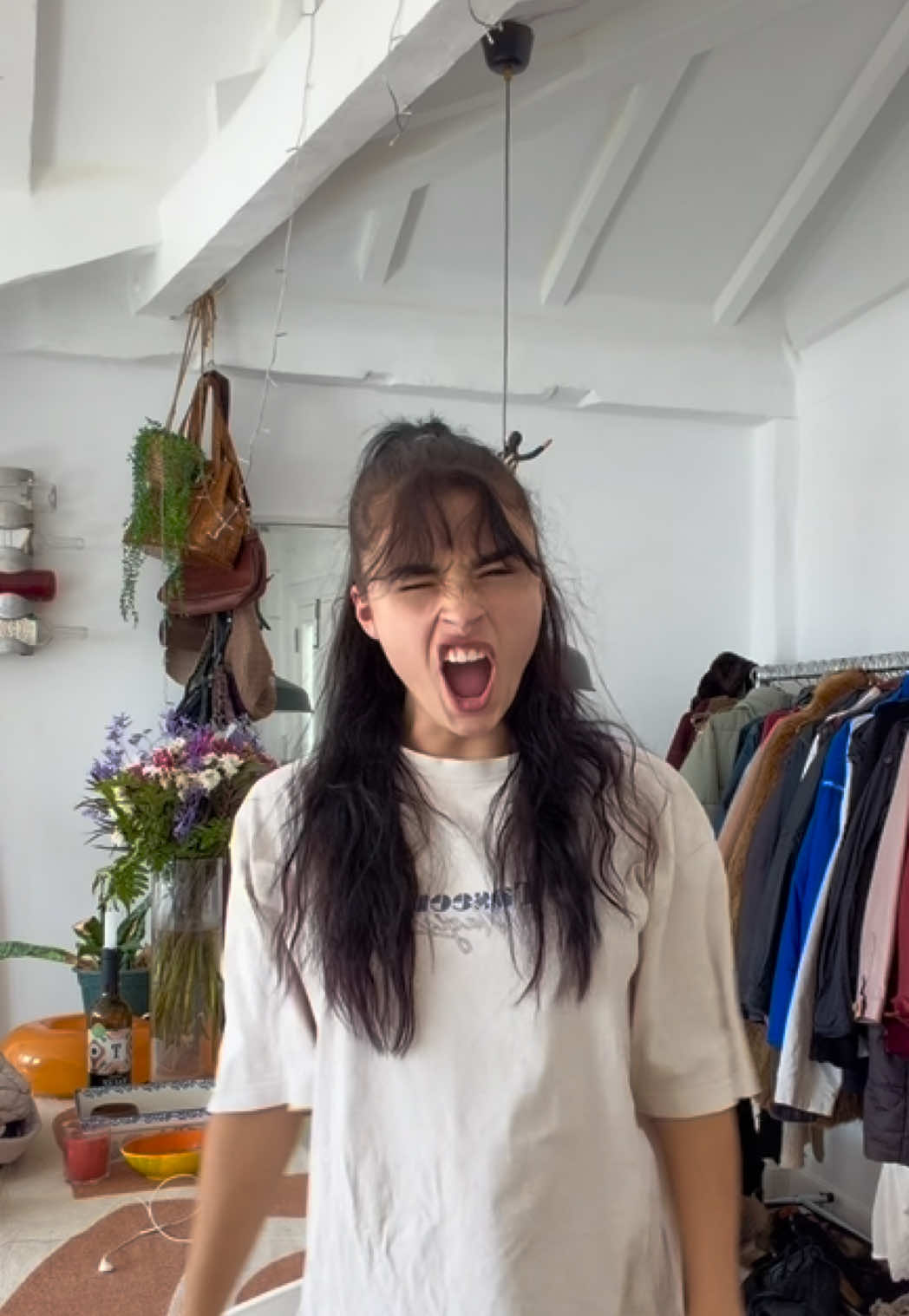 @￼