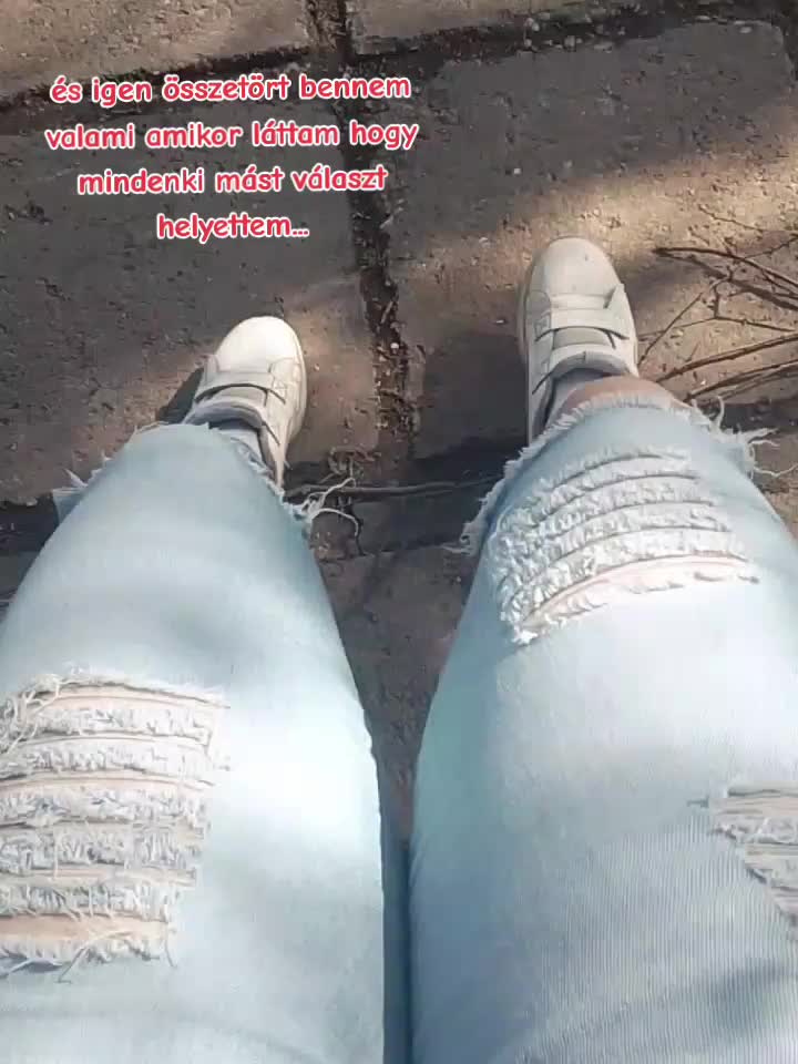 @Dzsenni_