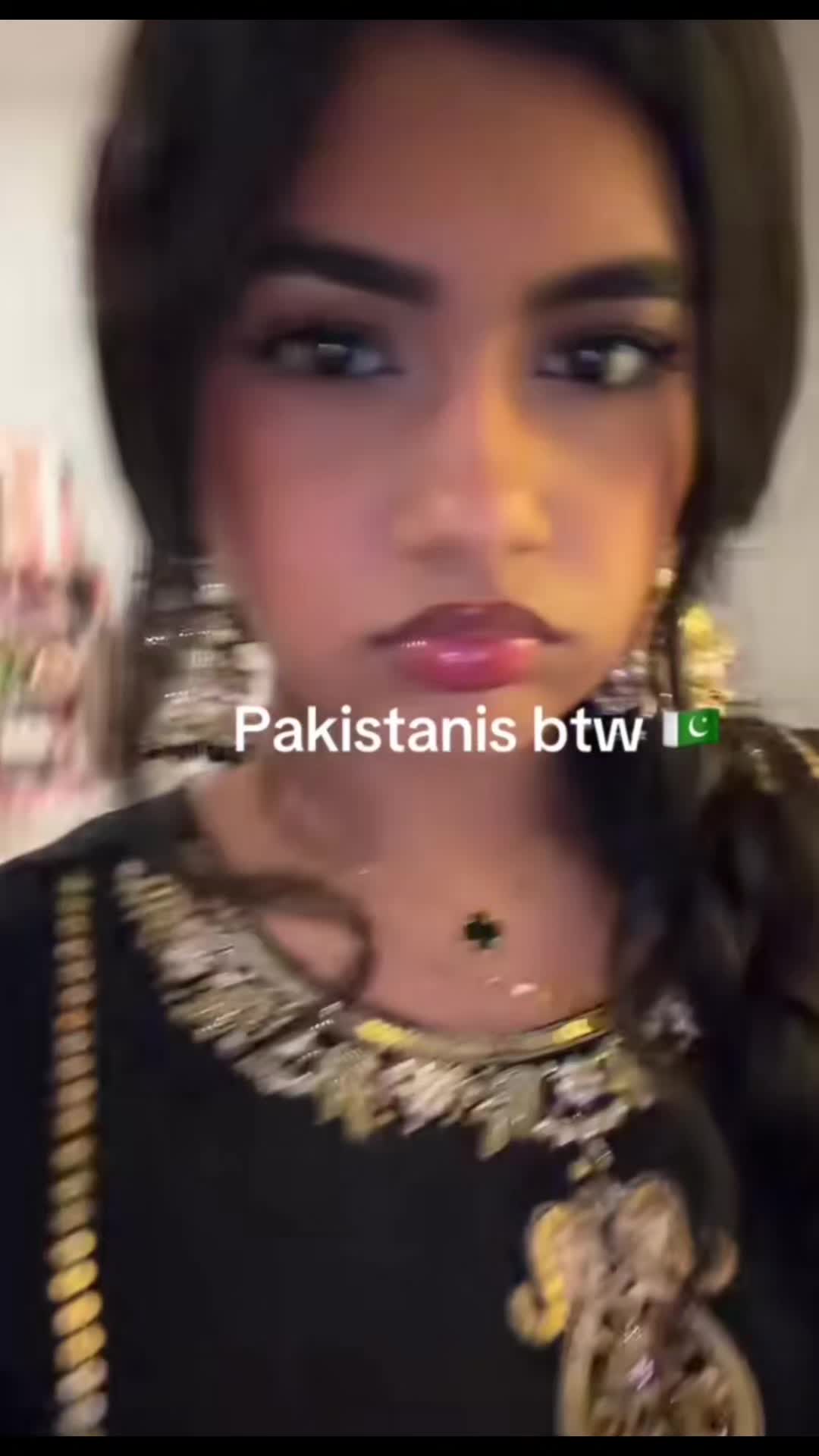 @Ishaalᥫ᭡🇵🇰🧸