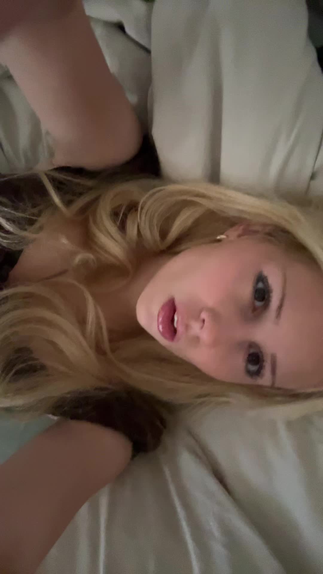 @Blondie