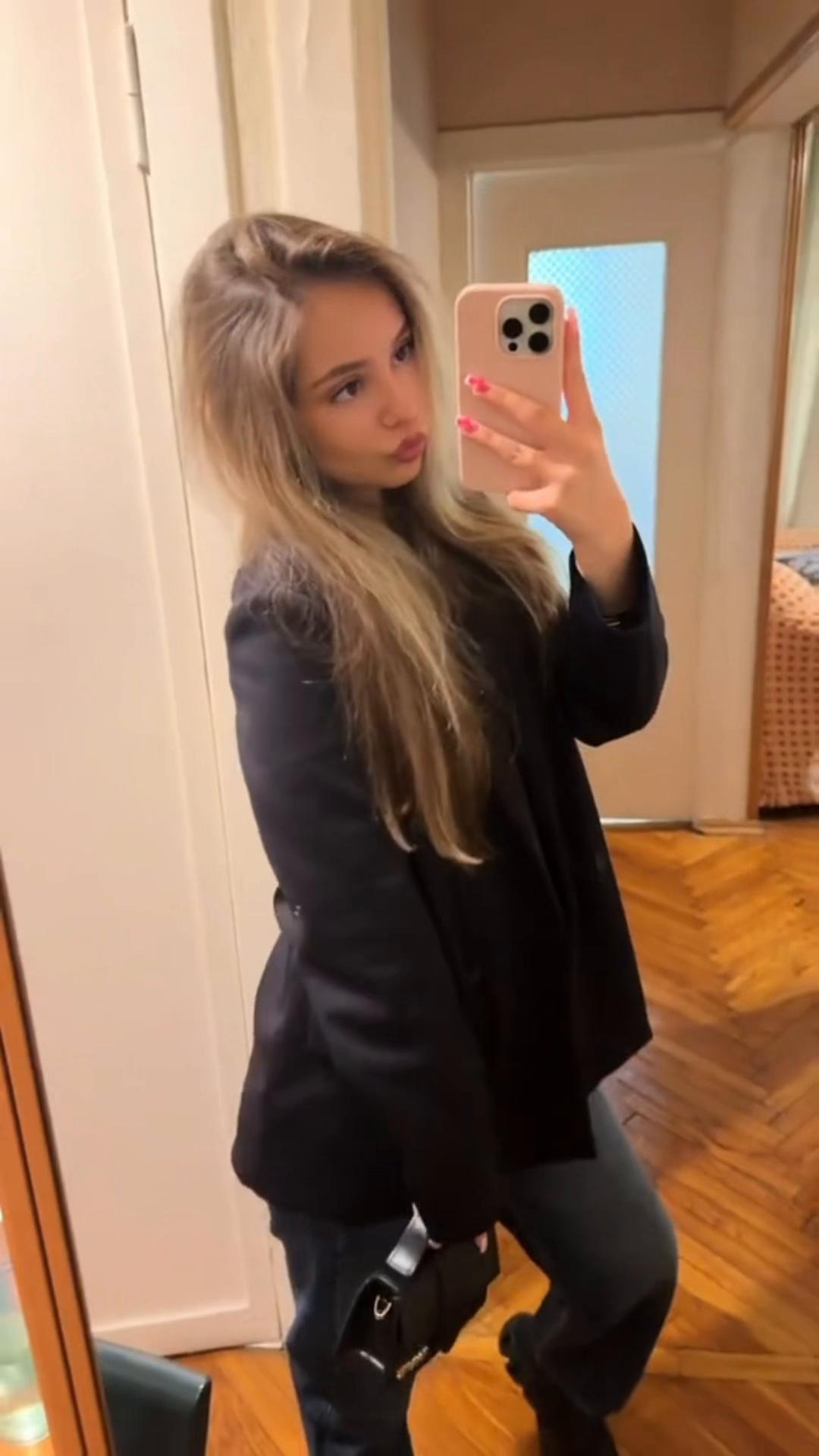 @izabela