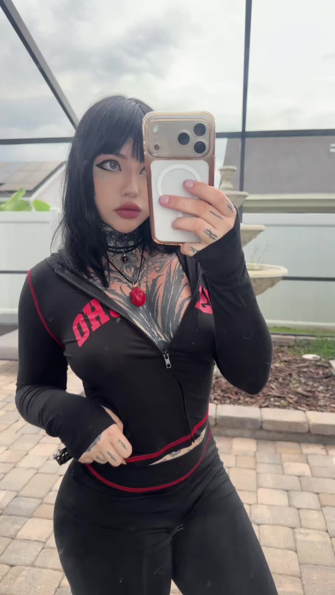 @mothertriplex