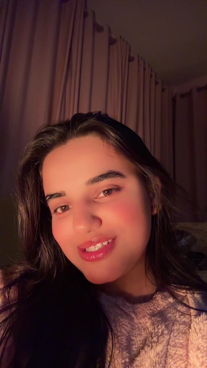 @Prapti🤍