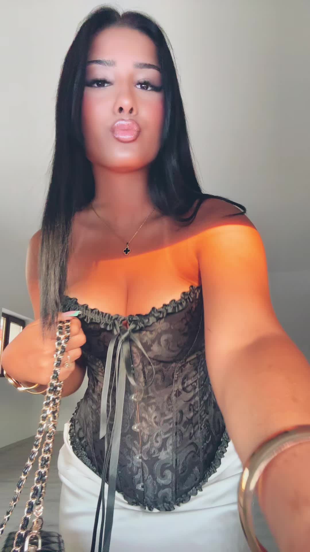 @anamaria