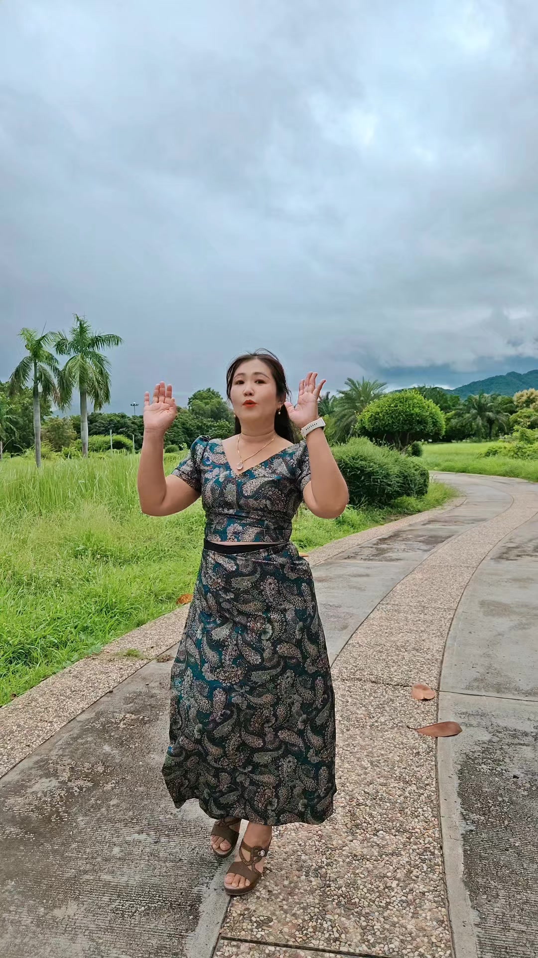 @🦋Song Laypyay Hnin (official)