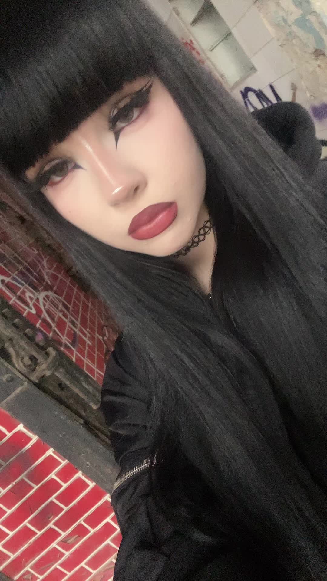 @Ava