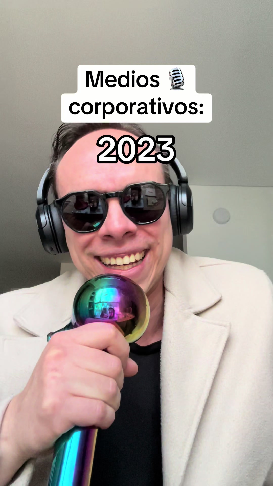 @Toallín