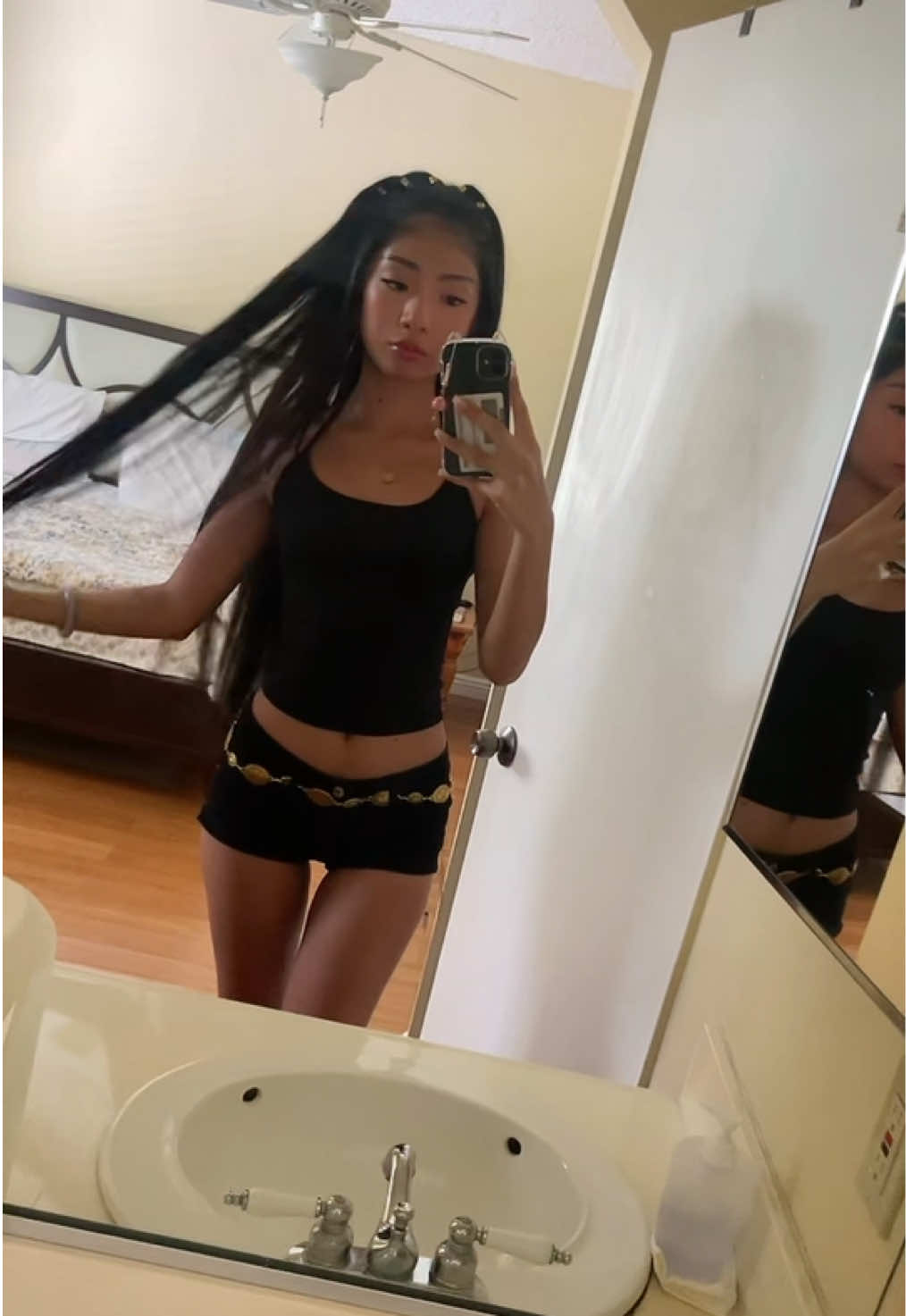@⃟