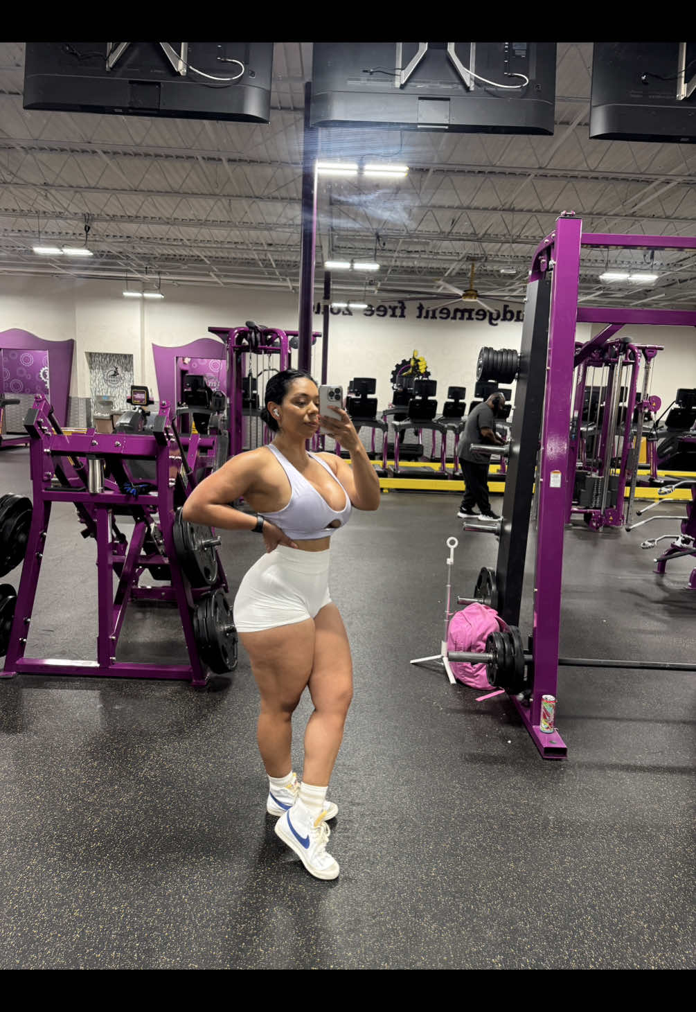 @LupitaAngulo