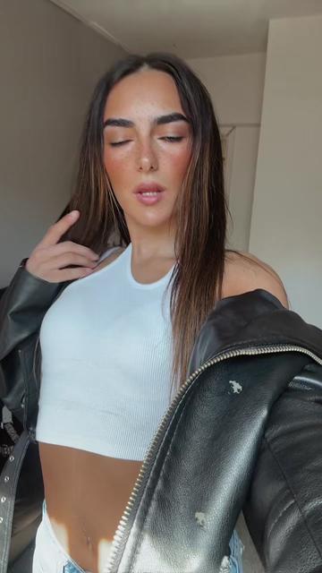 @Holly🦋x