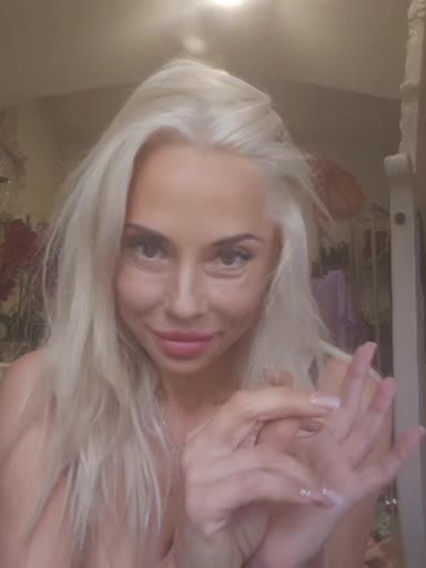 @BlondiFox