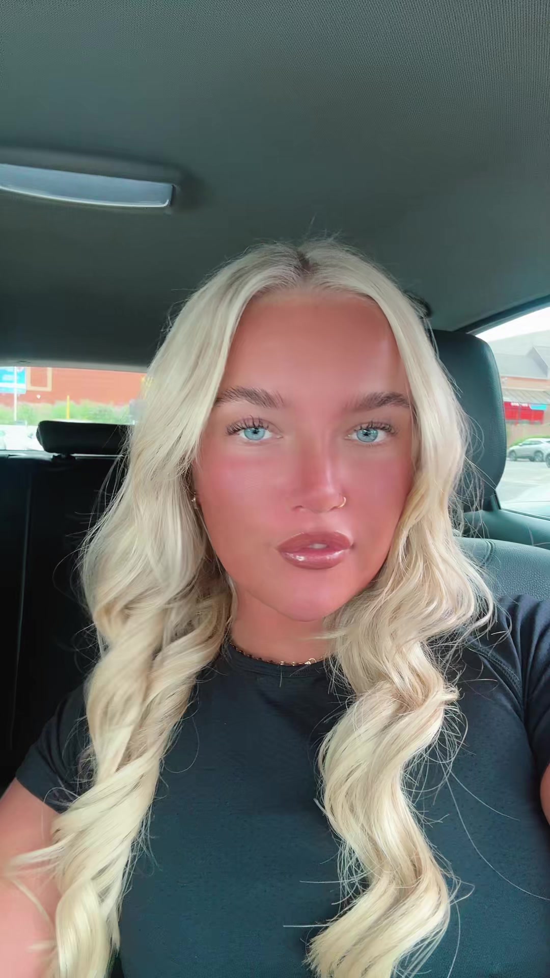 @Rhi🤍🌶️