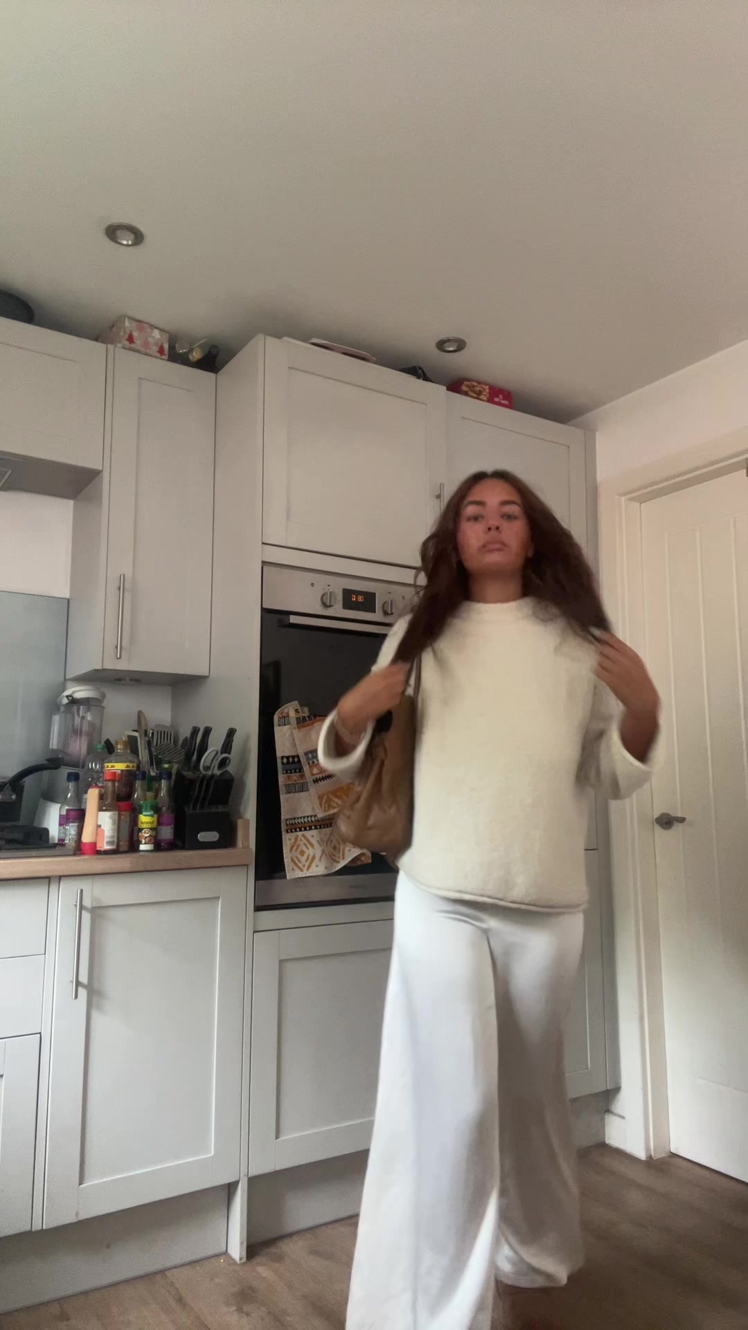 @Ava