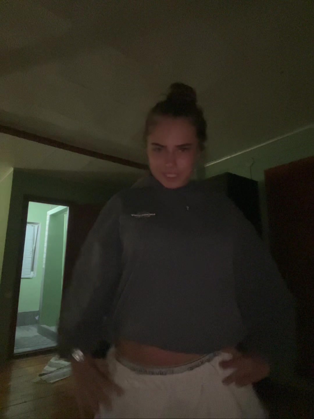@alyak977