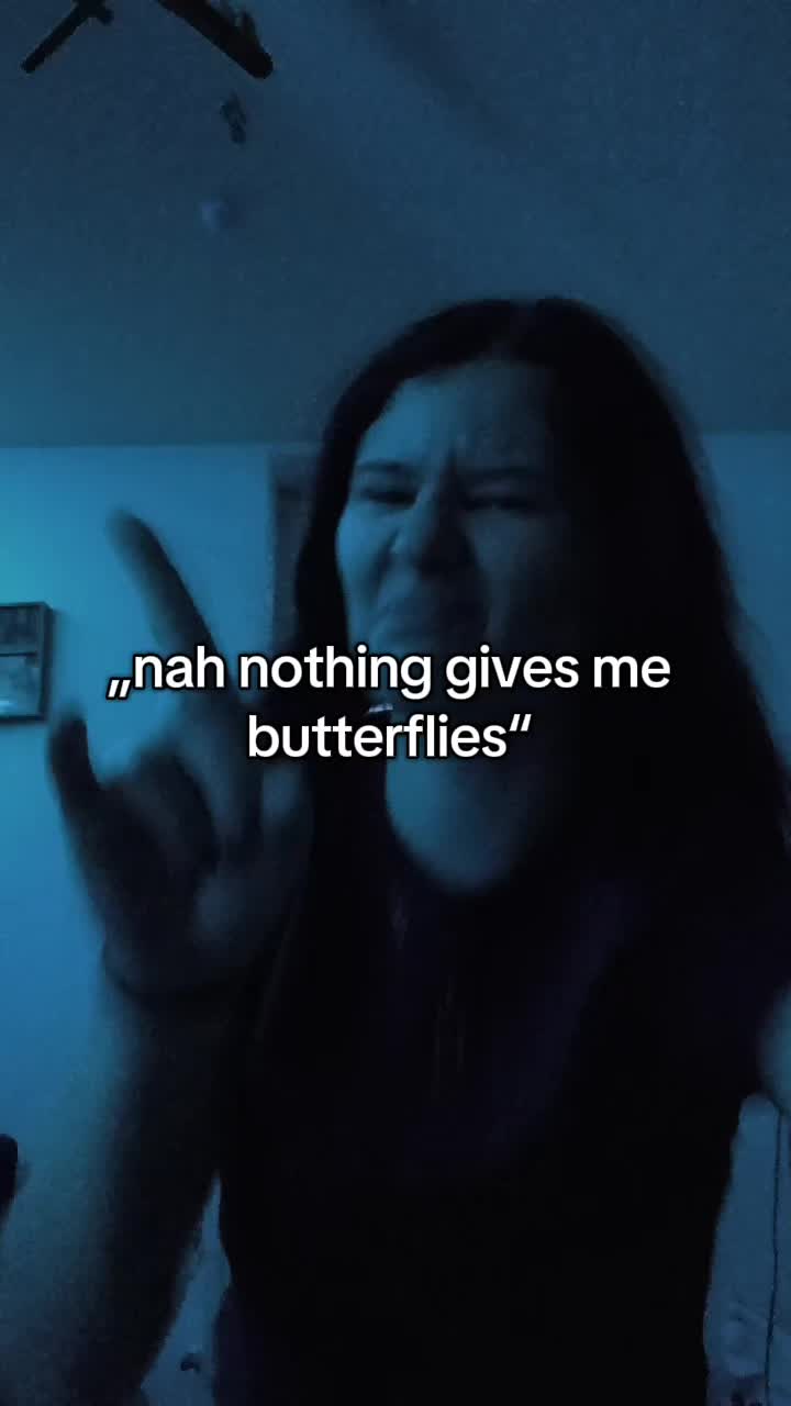 @😼