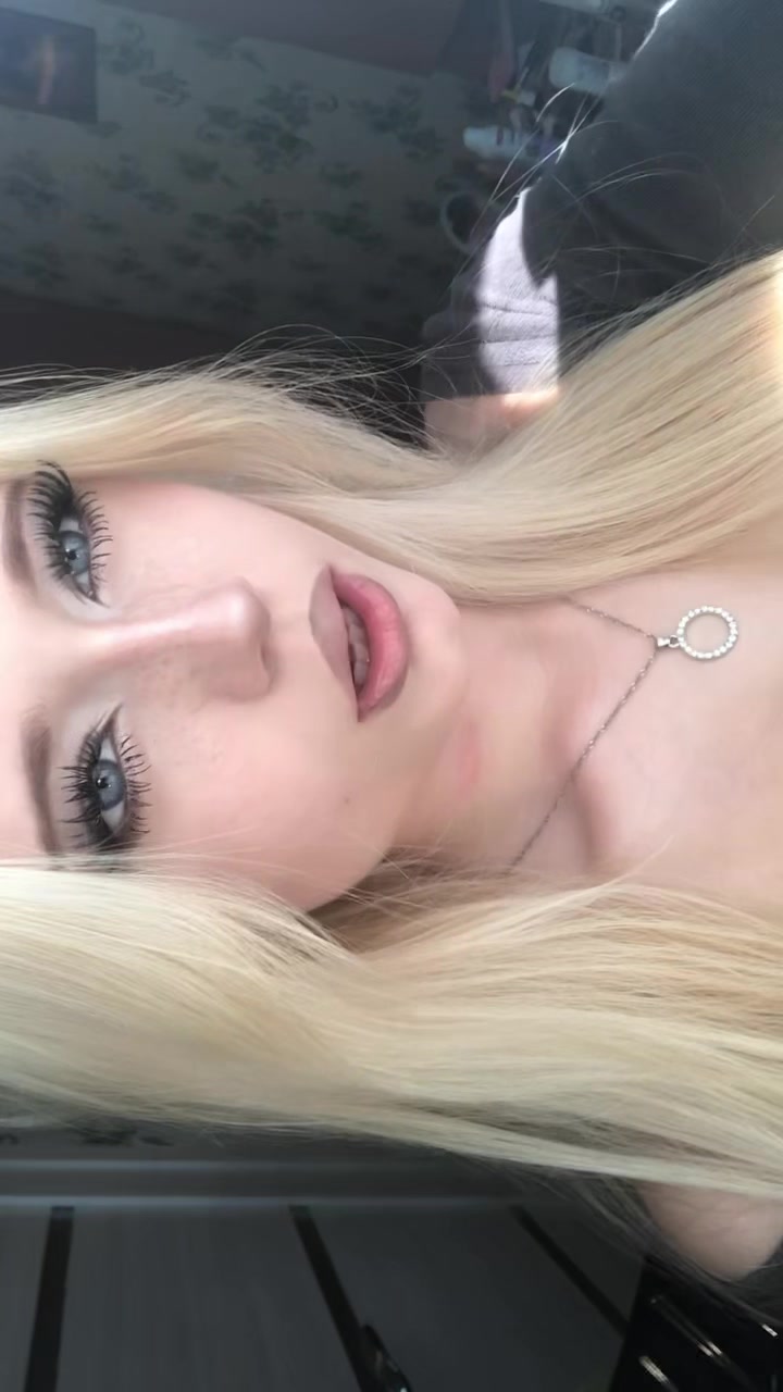 @аняяя