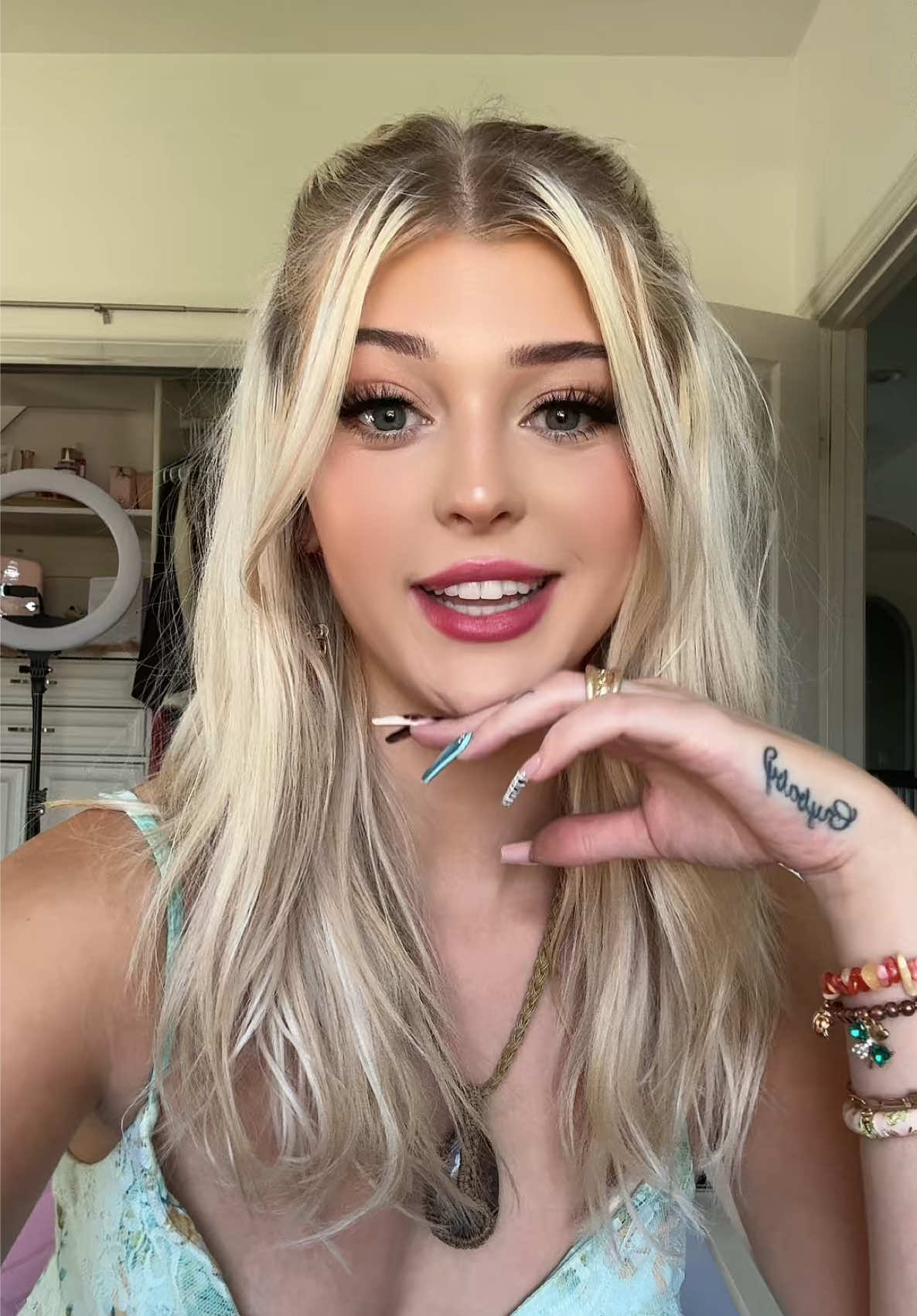 @Loren Gray