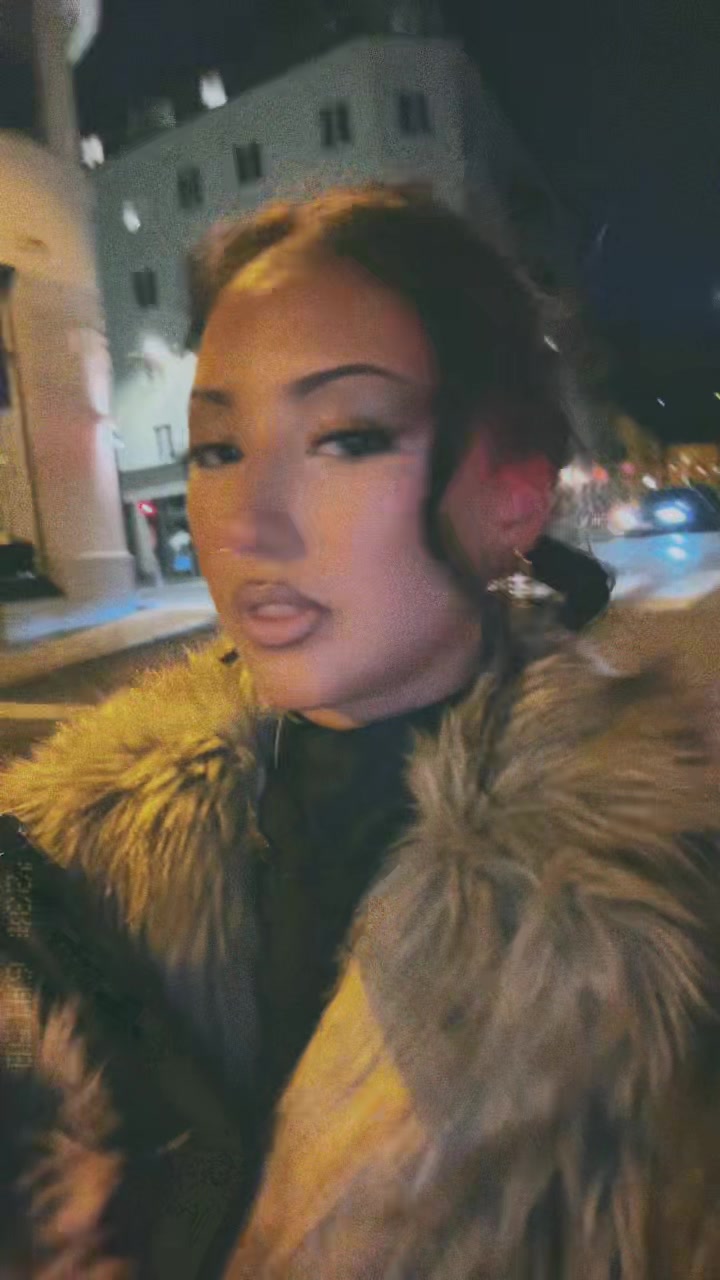 @لیسا