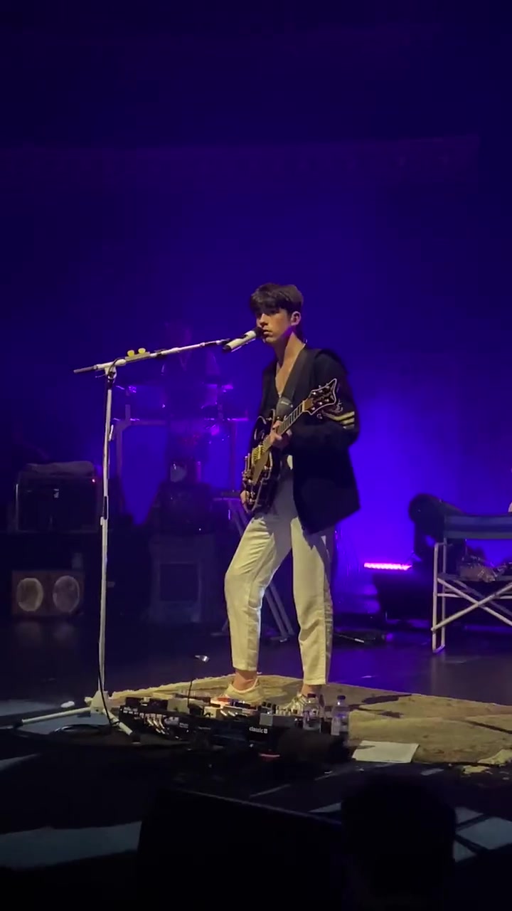 @m4kemeyourqueen