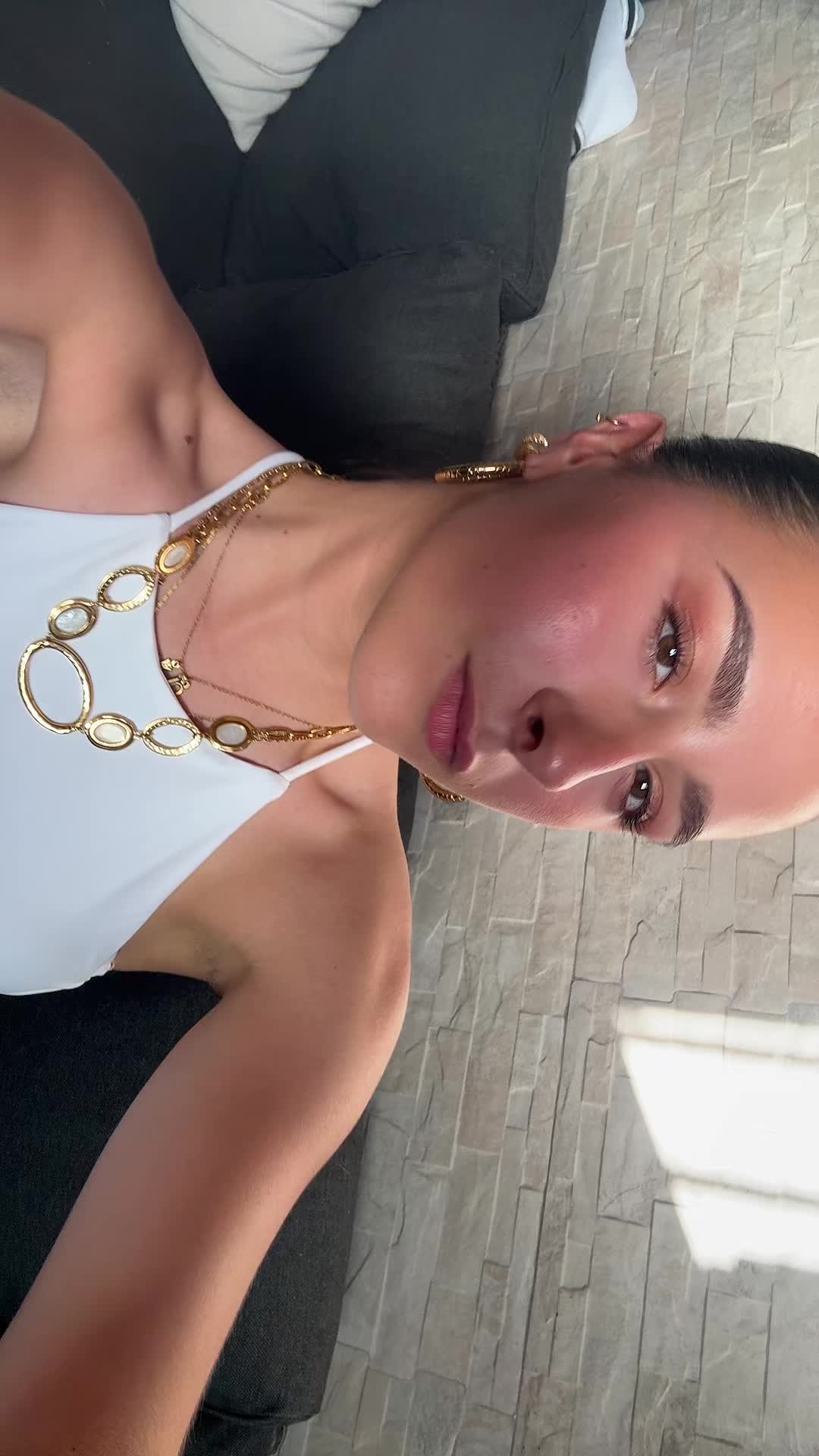 @️