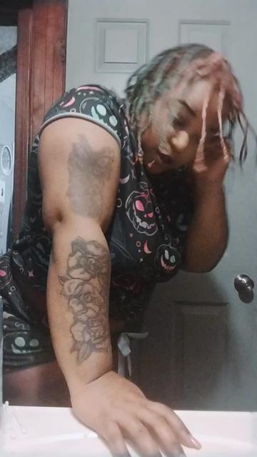 @👑 Queenstrawberry27