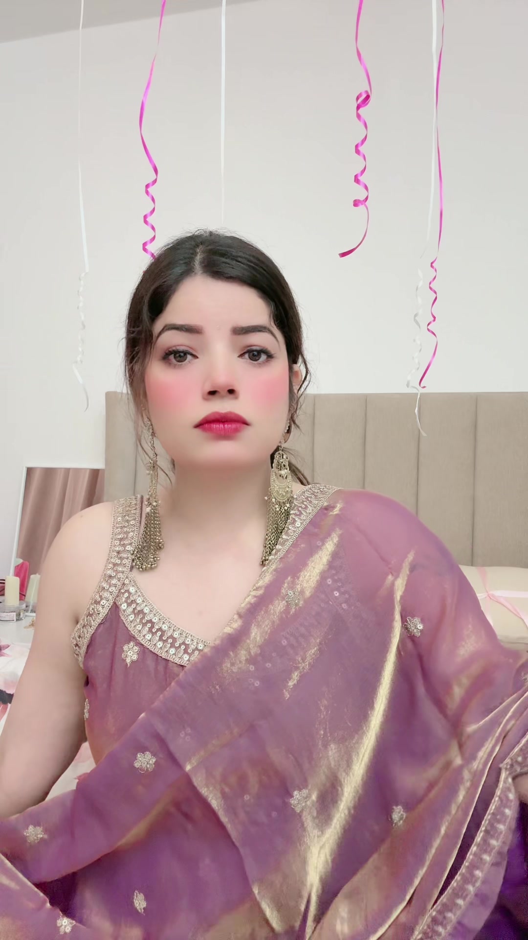 @Ayesha 🇮🇳🇨🇦