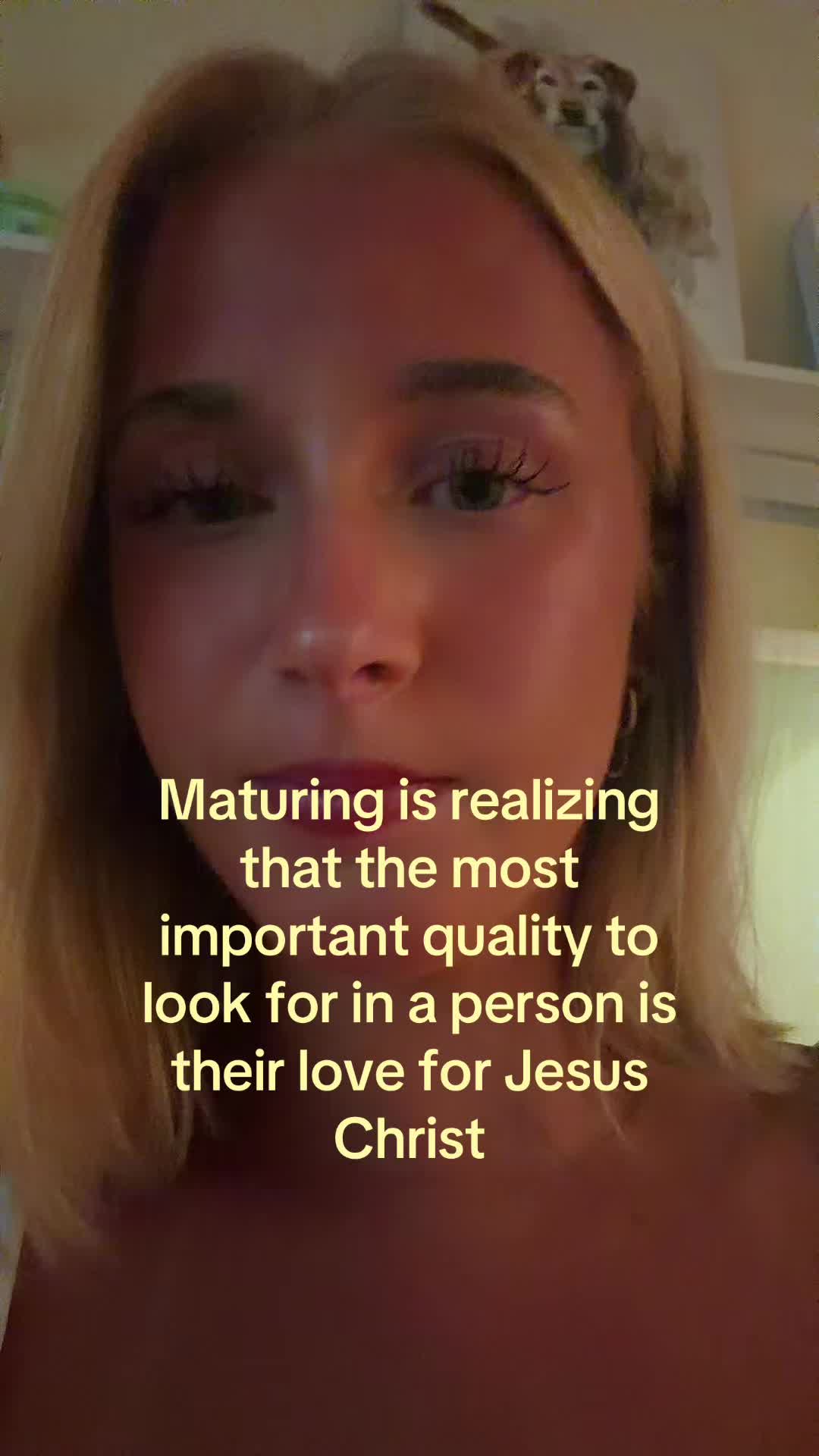 @theelliebarker