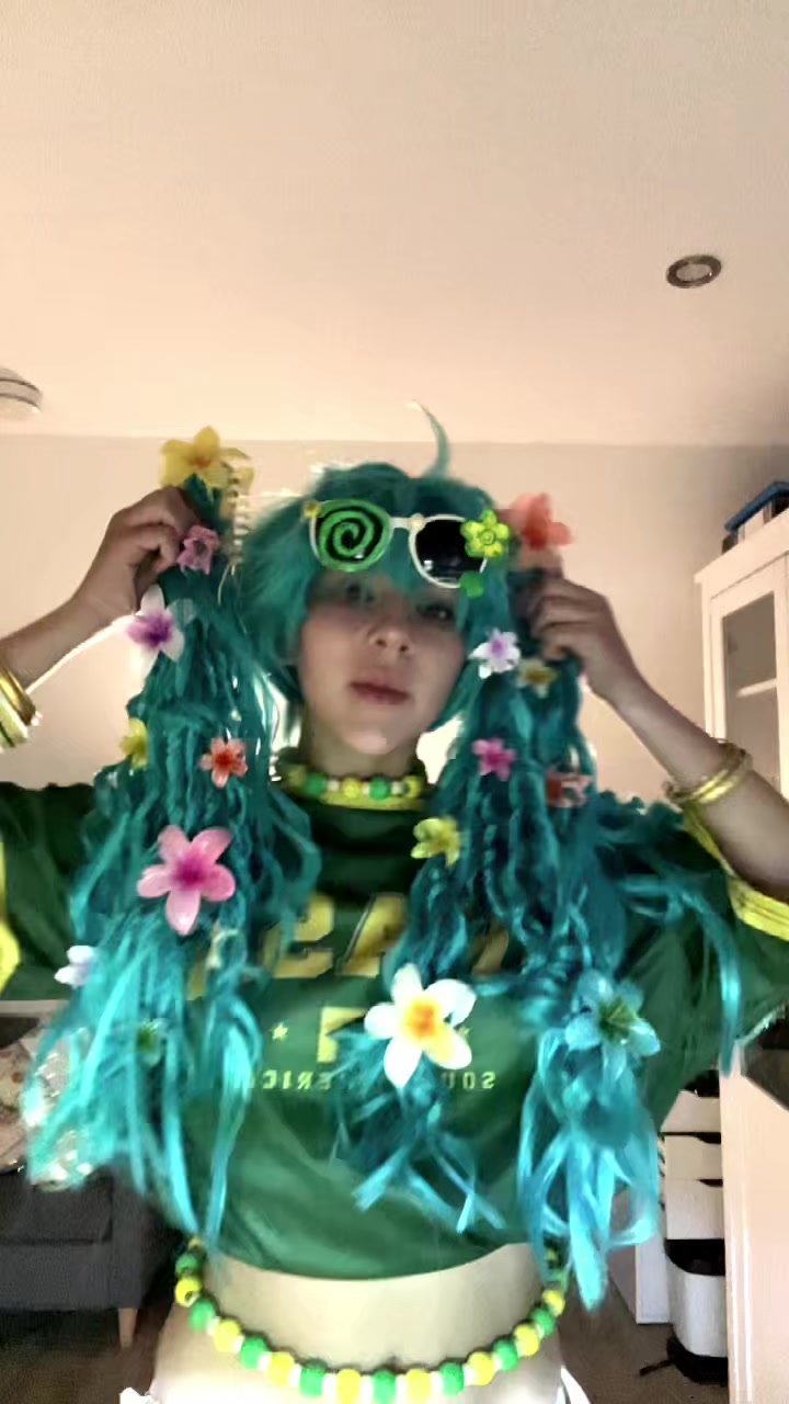 @𝒯𝒾𝓁𝓁𝓎(๑˃ᴗ˂)ﻭ