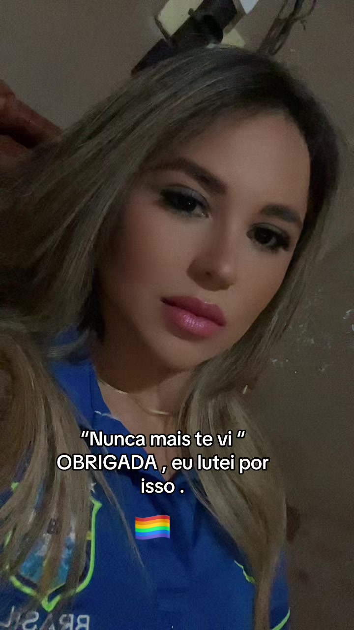 @Helana Castro ✨🐝🌻💛