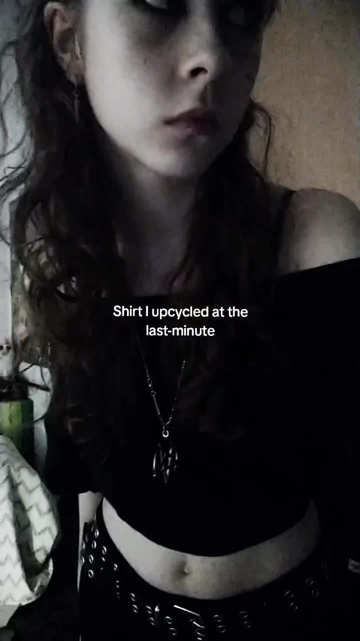 @•⸸•