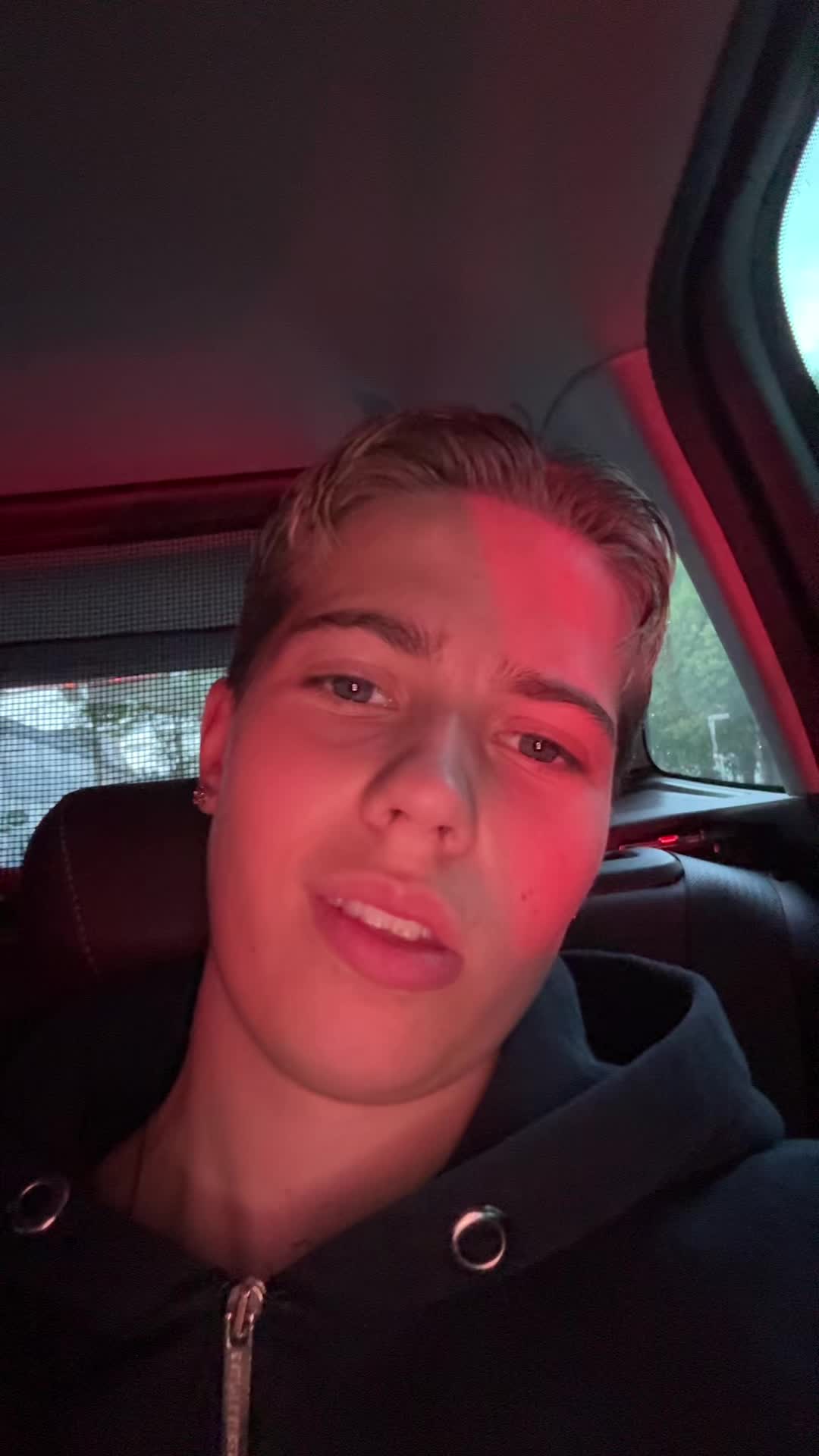 @Emi