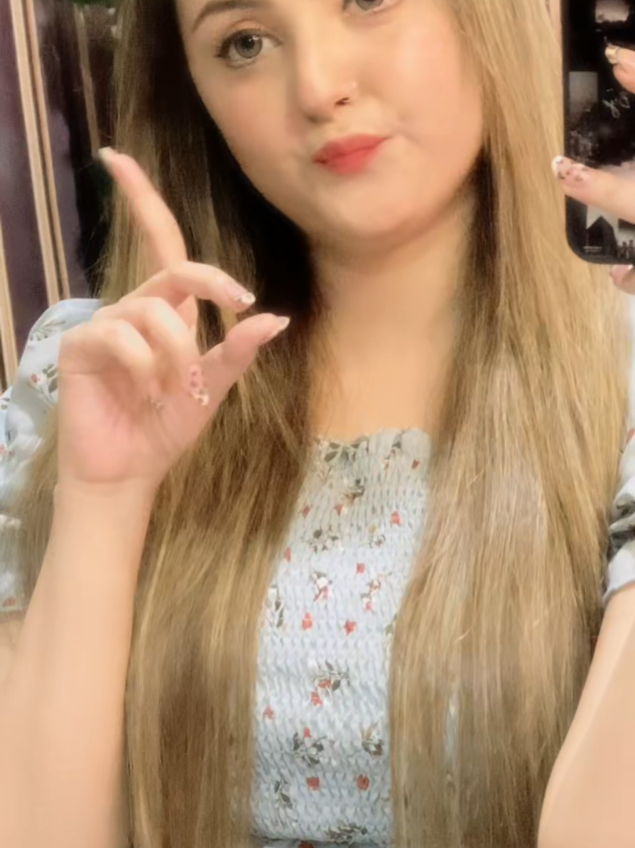 @Aყɱι Sԋαԋ🦋