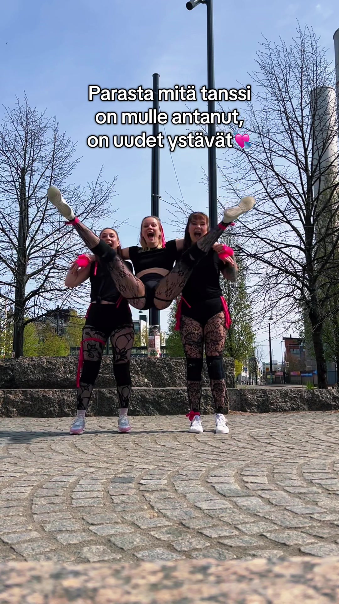 @VeeraTwerks | Tanssitunnit HKI