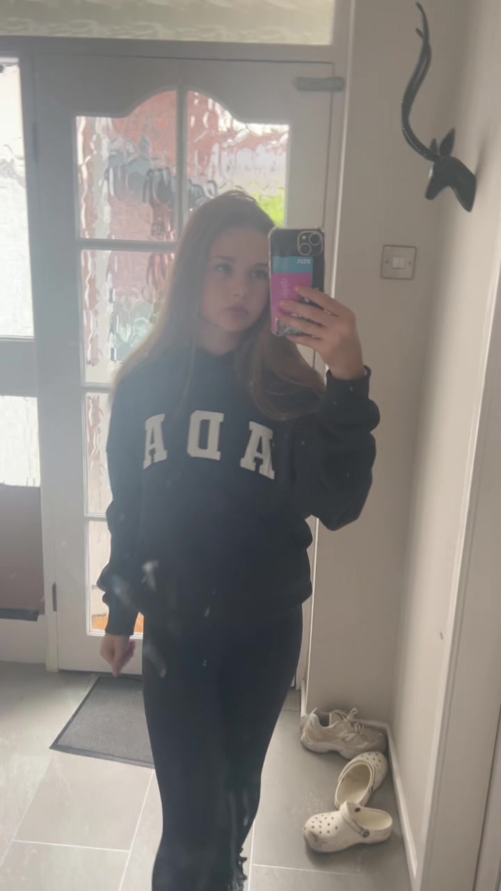@𝐫𝐨𝐬𝐚𝐬𝐩𝐚𝐦