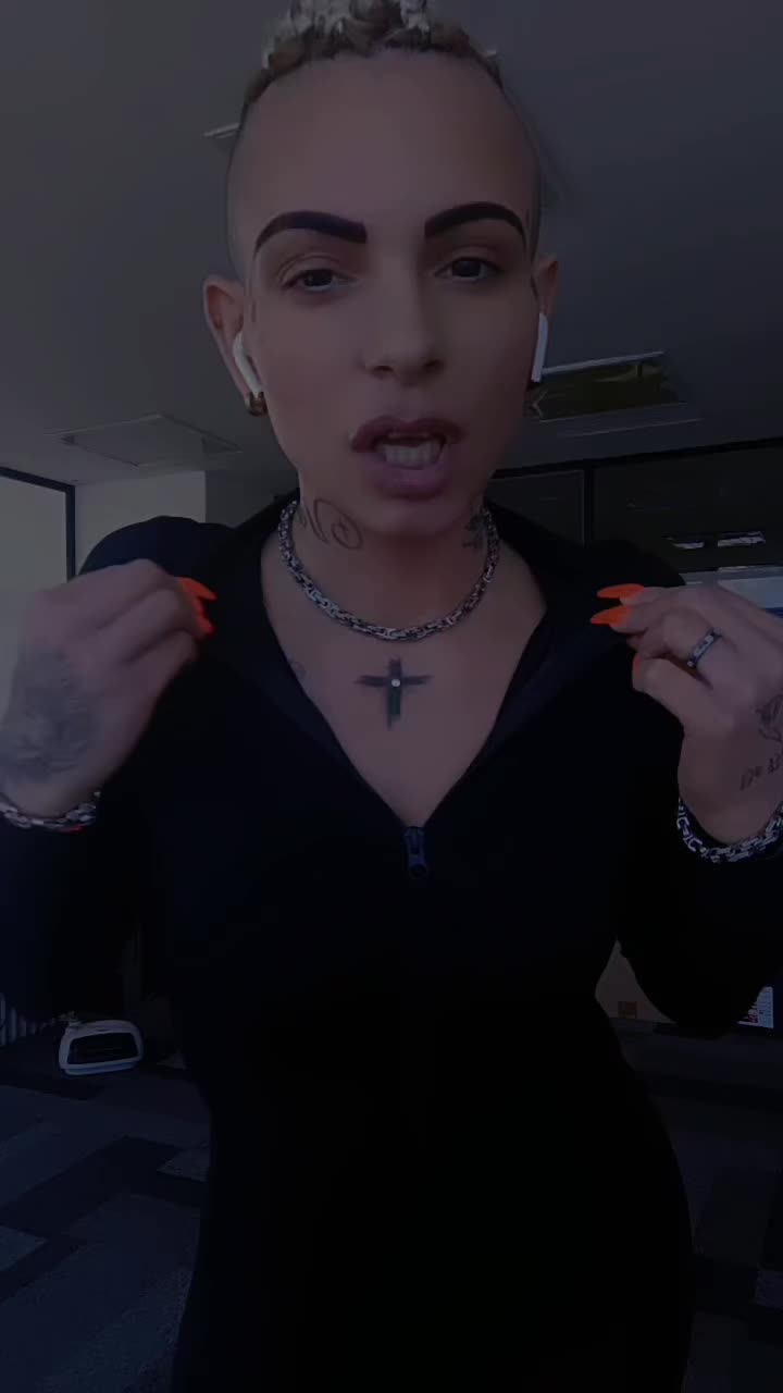 @Лошо Момиче