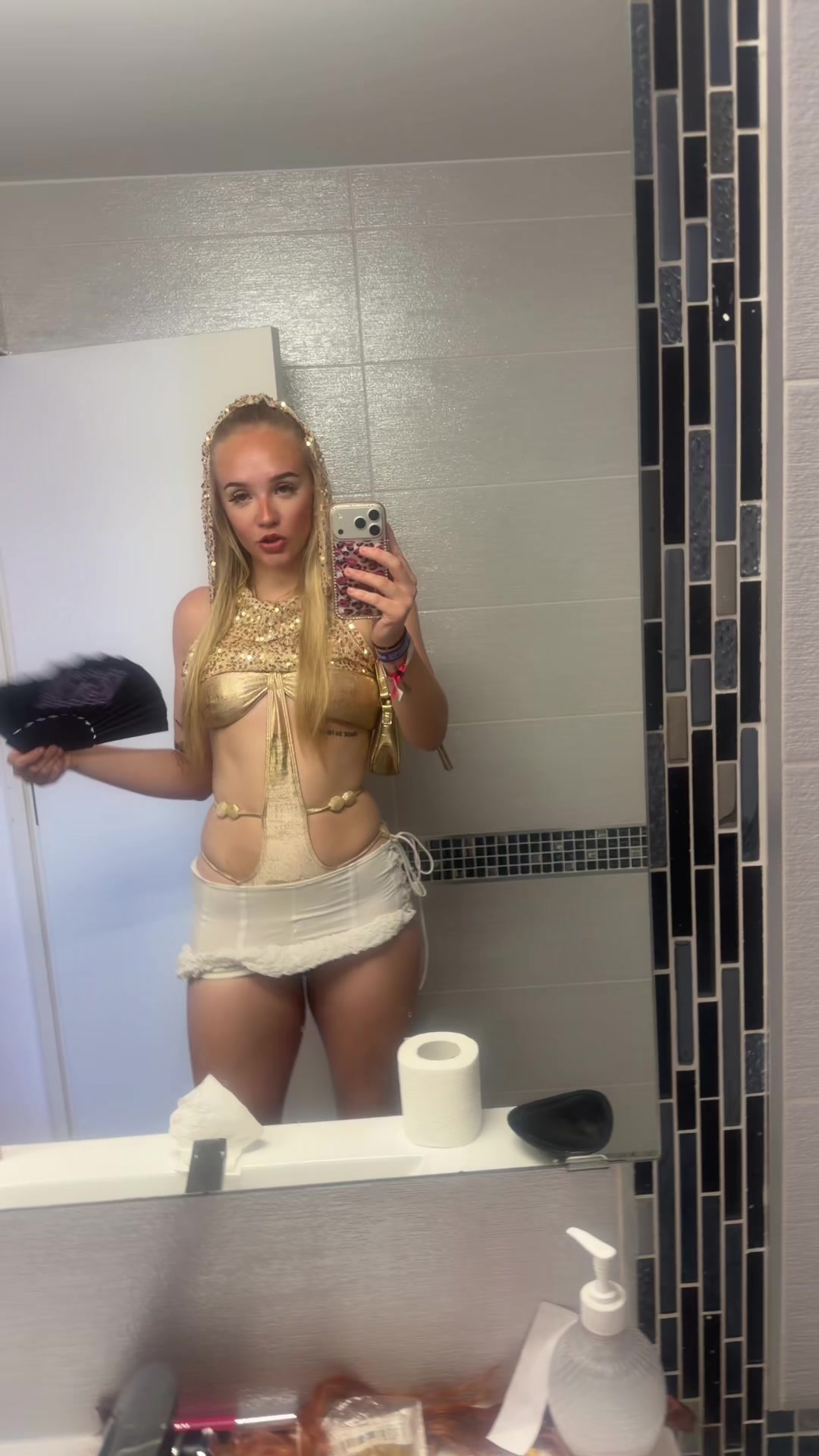 @xosezzyxo