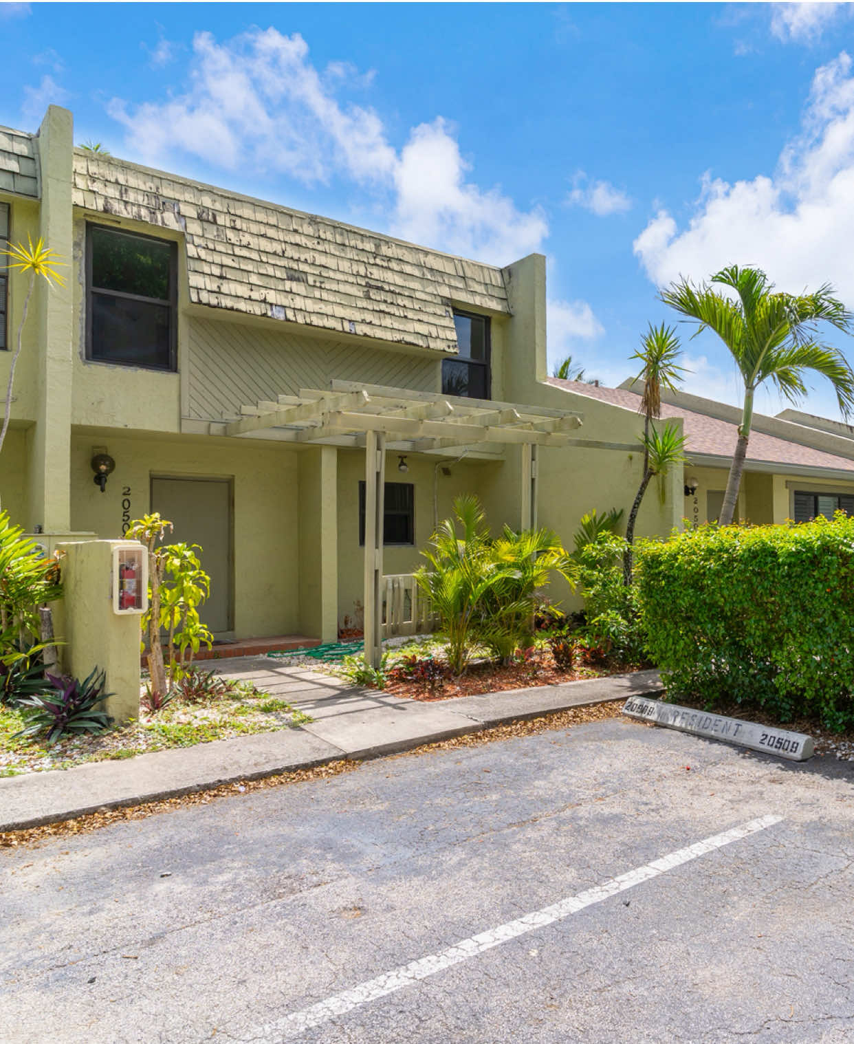 @Edriana D. | FL REALTOR &reg;