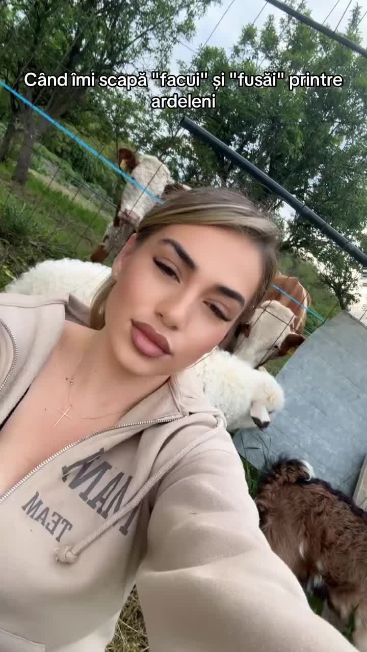 @Larisa Maria